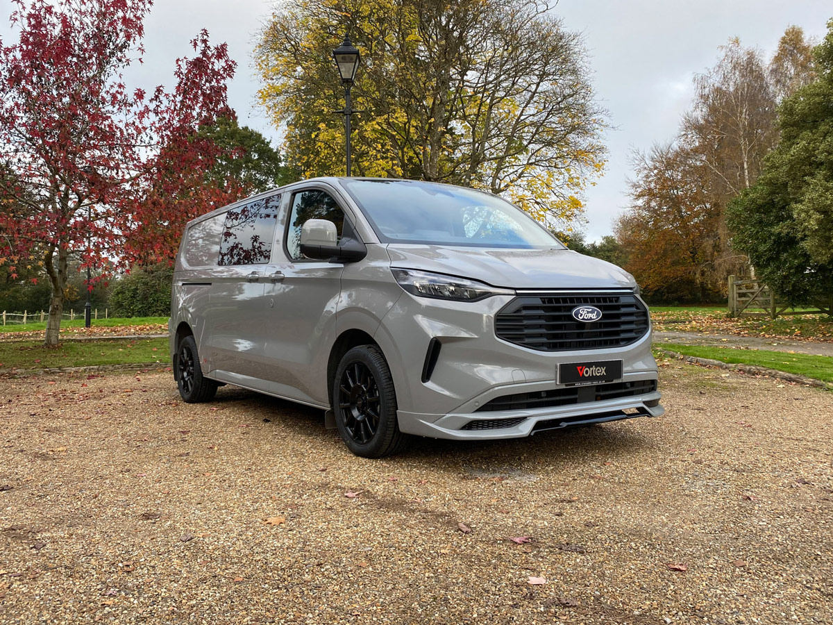 Double Cab Auto 320 L2 170ps Limited VORTEX PREMIUM